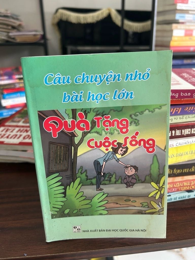 Quà tặng cuộc sống- NXB ĐHQG Hà Nội