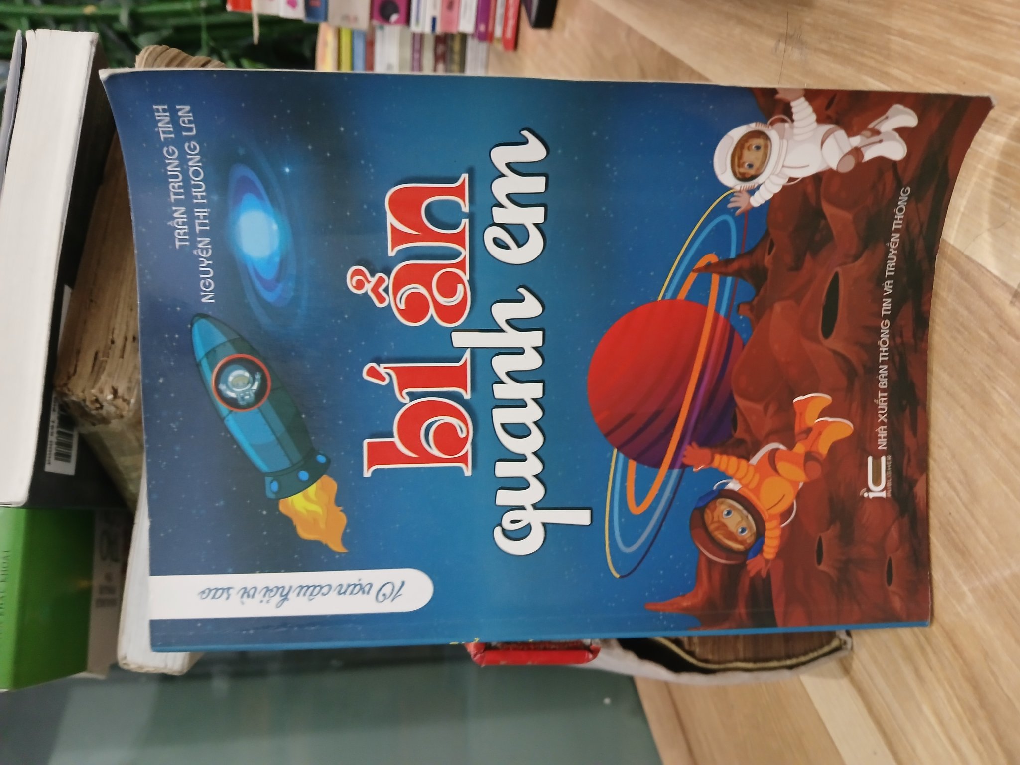 bí ẩn quanh em- Trần Trung Tính, Nguyễn Thị Hương Lan