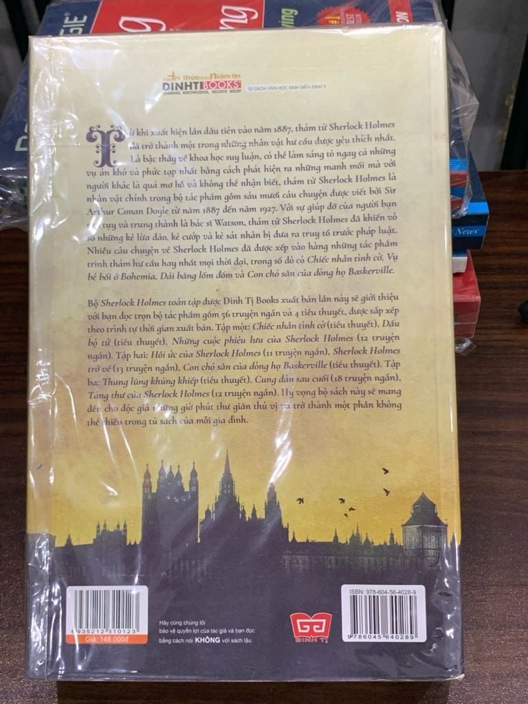 Sherlock Holmes Toàn tập – Arthur Conan Doyle - Ảnh chụp thực tế