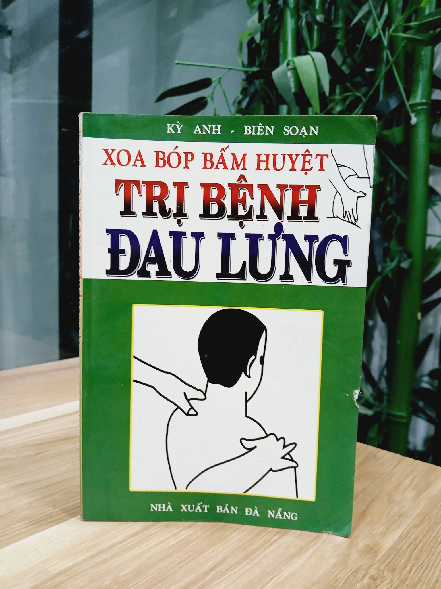 Xoa bóp bấm huyệt- trị bệnh đau lưng- Kỳ Anh
