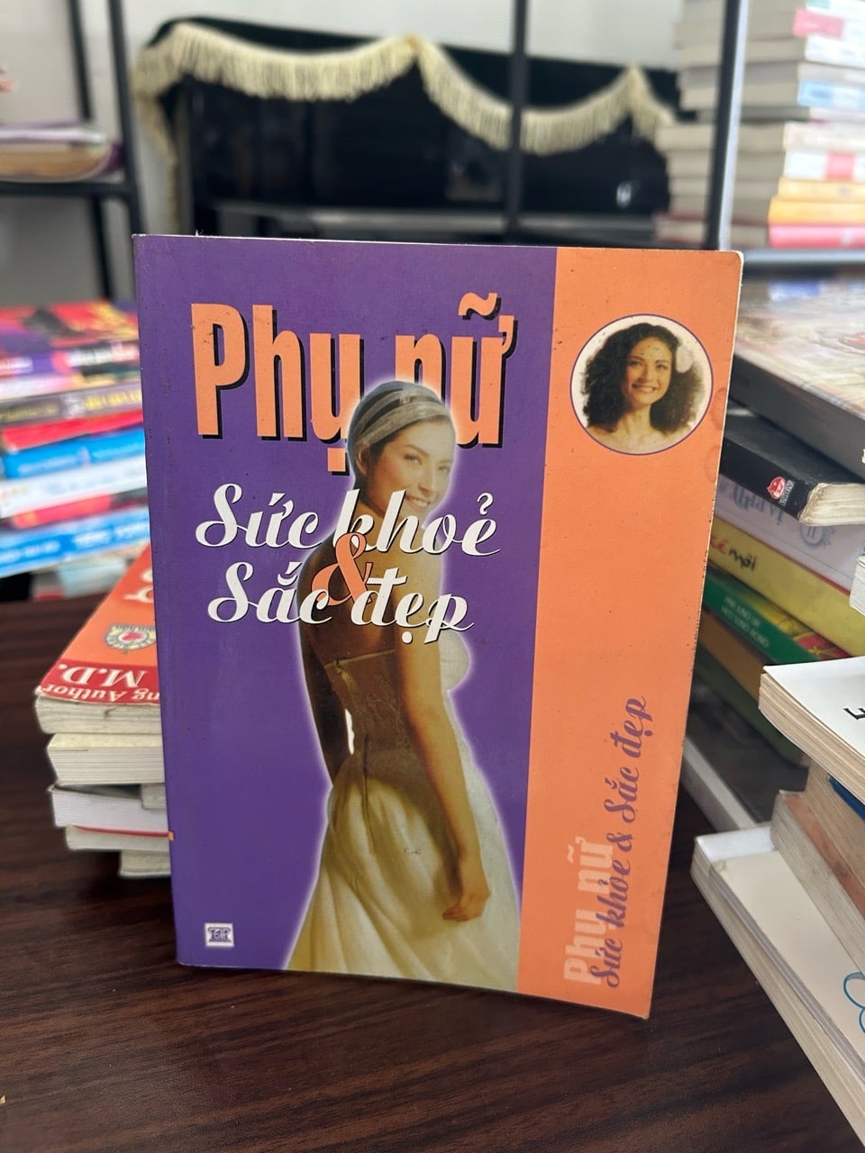 Phụ nữ sức khỏe và sắc đẹp- NXB Thanh Hoá