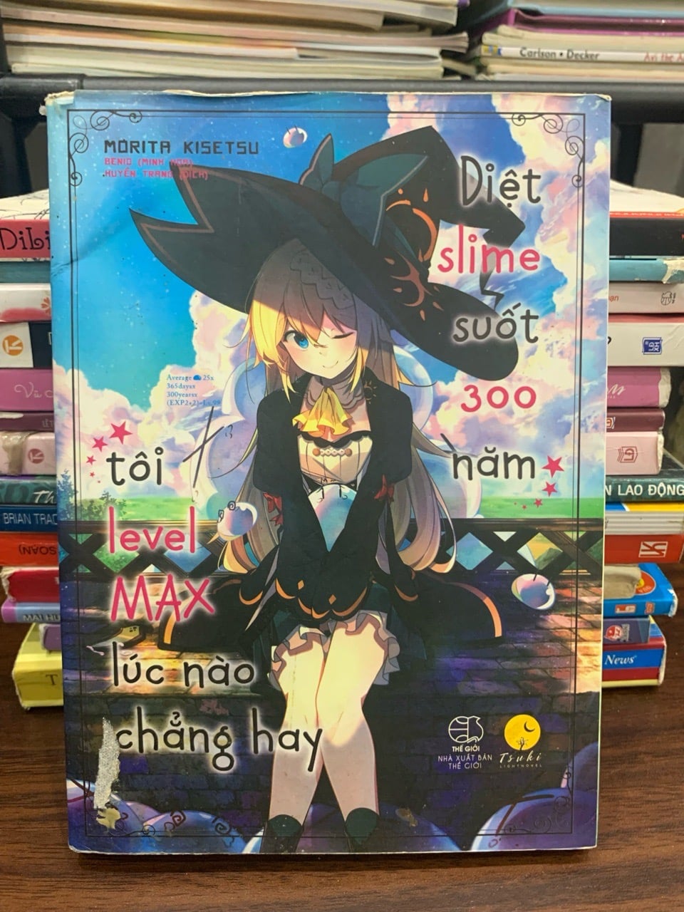 Diệt slime suốt 300 năm, tôi level max lúc nào chẳng hay – Morita Kisetsu