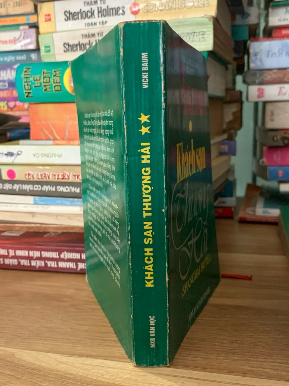 Khách sạn Thượng Hải-NXB Văn học