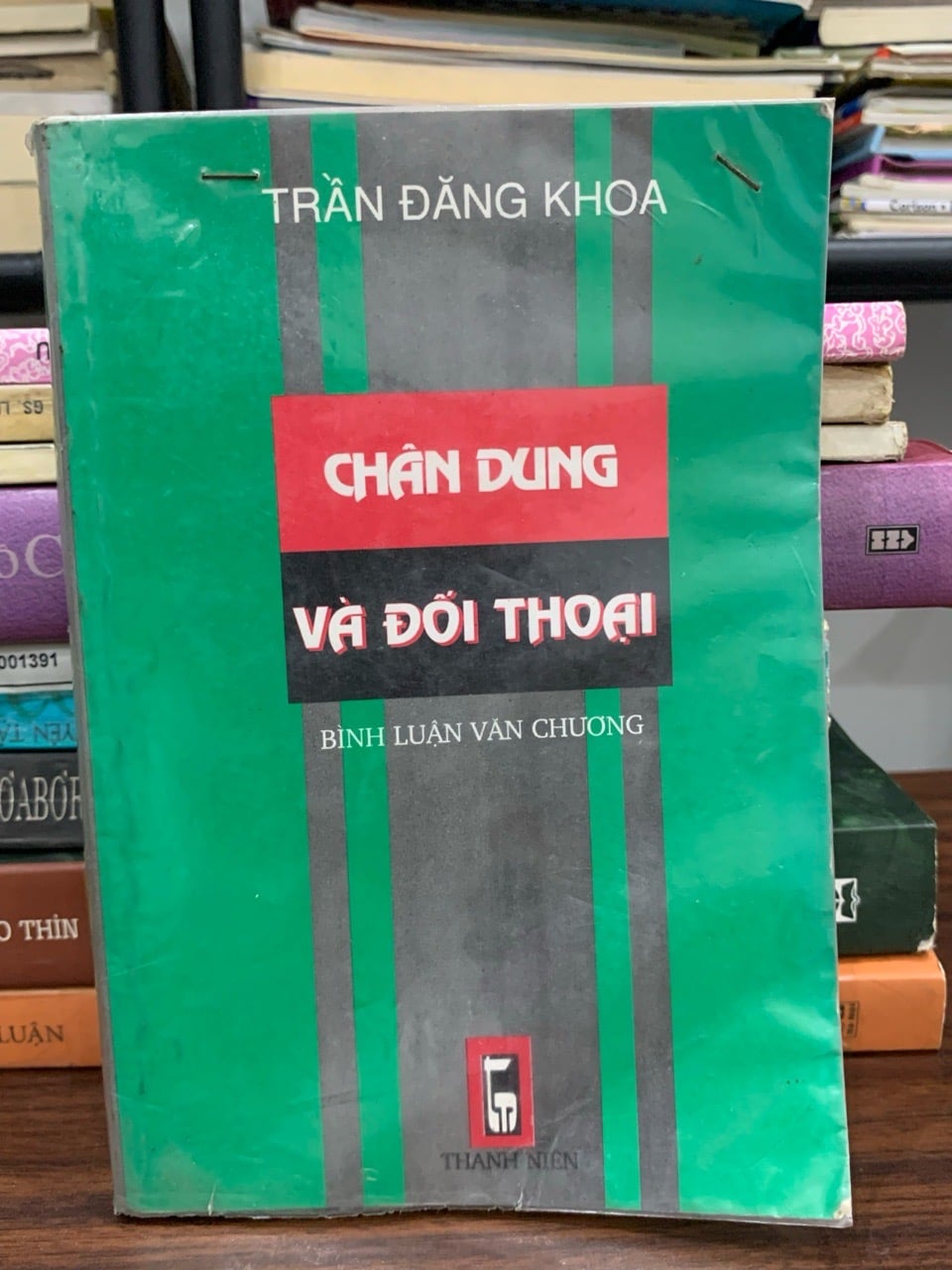 Chân dung và đối thoại – Trần Đăng Khoa