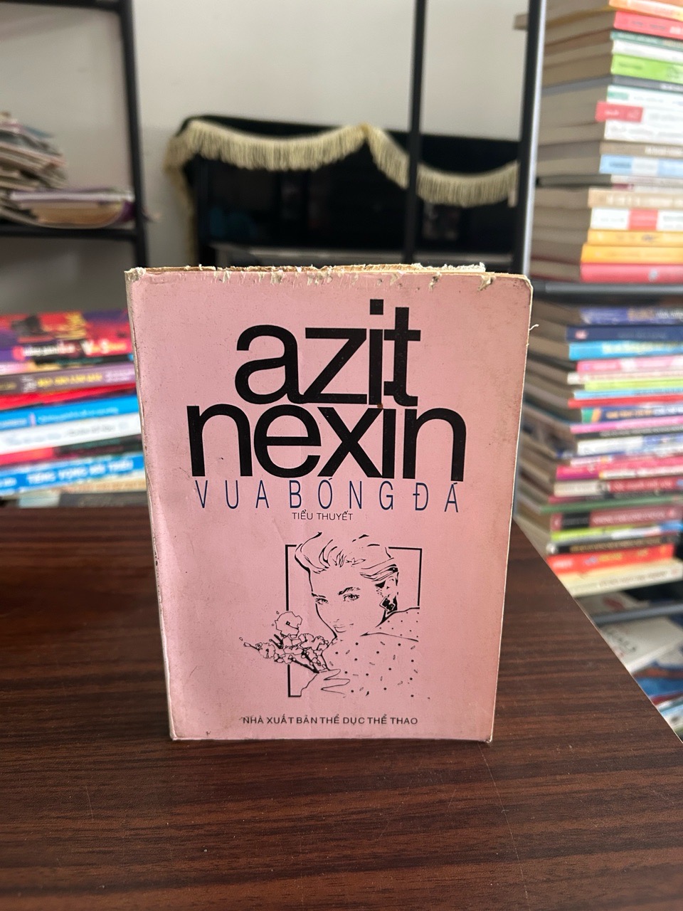 Axit Nexin vua bóng đá- NXB Thể thao