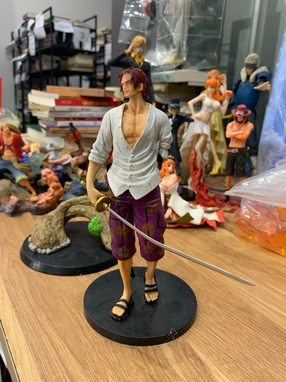 Mô hình nhân vật One Piece cao 18cm - Tượng Luffy, Law, Shanks, Kid, Đô đốc Bò Lục (Nhiều mẫu)