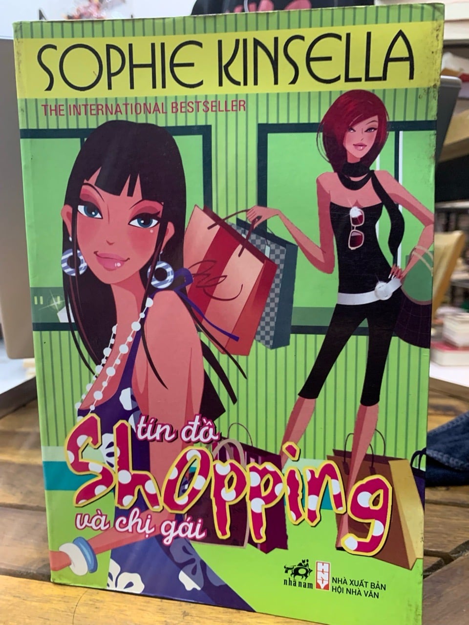 Tín đồ shopping và chị gái -Sophie kinsella