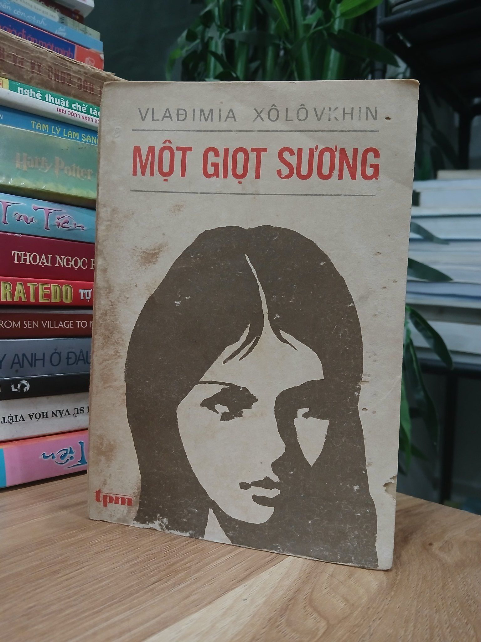 Một Giọt Sương - Vlađimia Xôlôvkhin - NXB Tác Phẩm Mới
