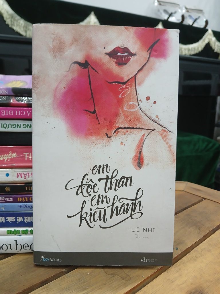 Em độc thân em kiêu hãnh — Tuệ Nhi