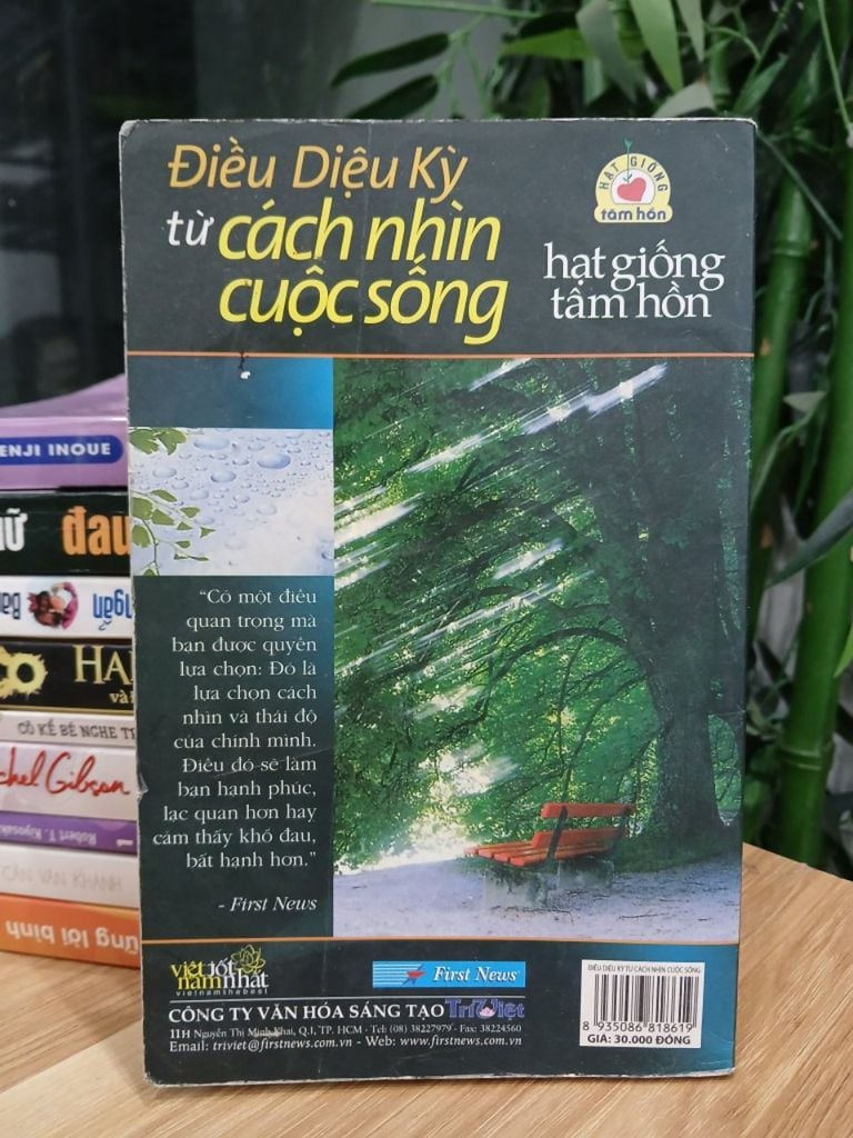 Điều diệu kỳ từ cách nhìn cuộc sống – Nhiều tác giả - Ảnh chụp thực tế