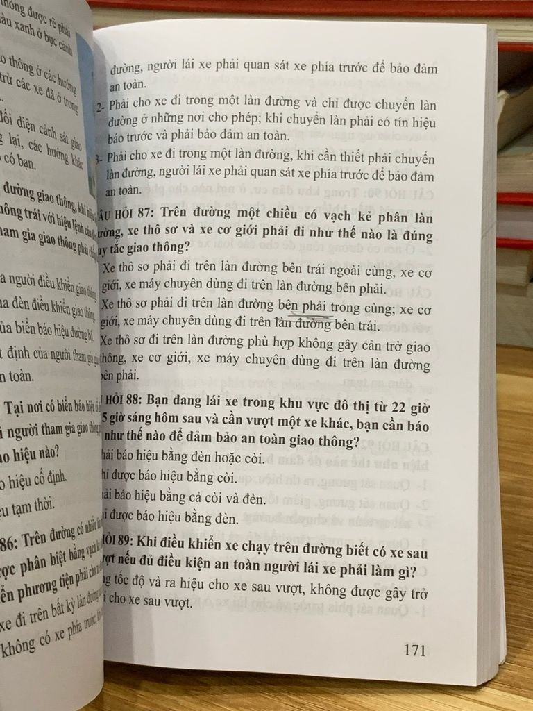 Tài liệu học tập luật giao thông đường bộ- Bộ giao thông vận tải - Ảnh thực tế 6