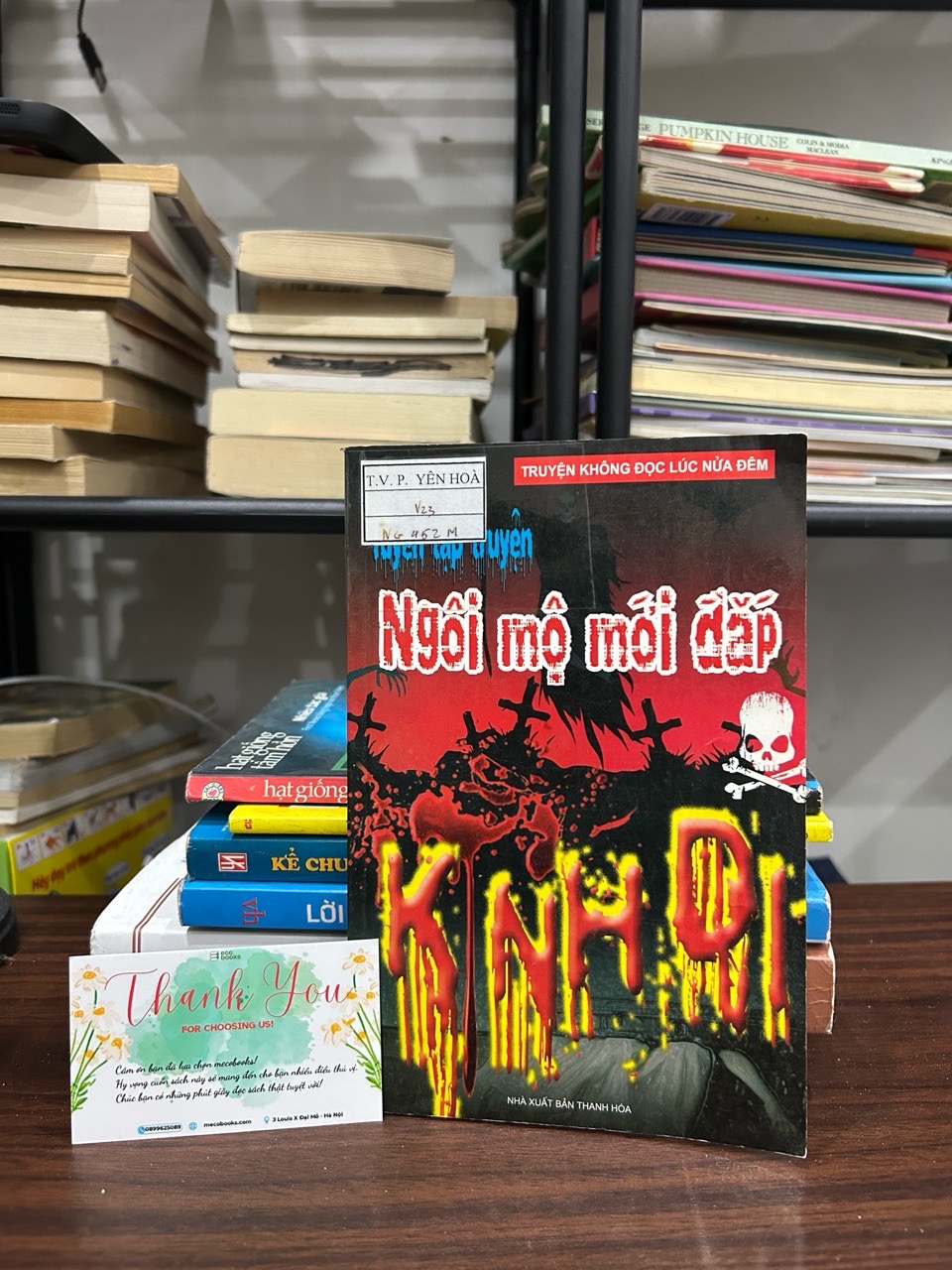 Ngôi mộ mới đắp- NXB Thanh Hoá