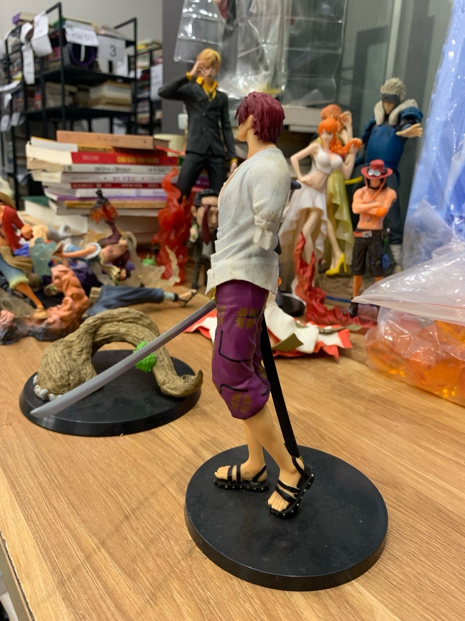 Mô hình nhân vật One Piece cao 18cm - Tượng Luffy, Law, Shanks, Kid, Đô đốc Bò Lục (Nhiều mẫu)