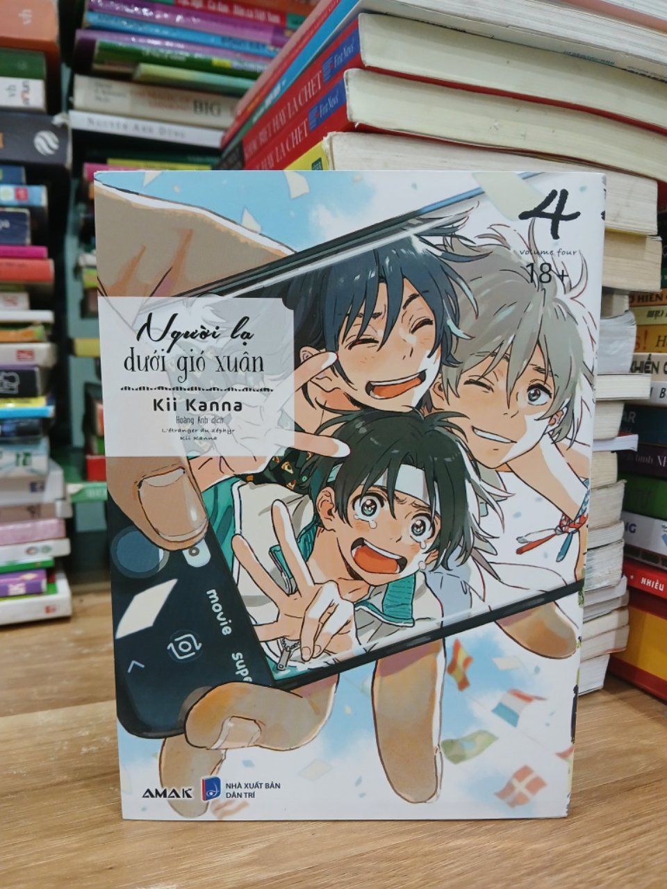 Người lạ dưới gió xuân- Kii Kanna
