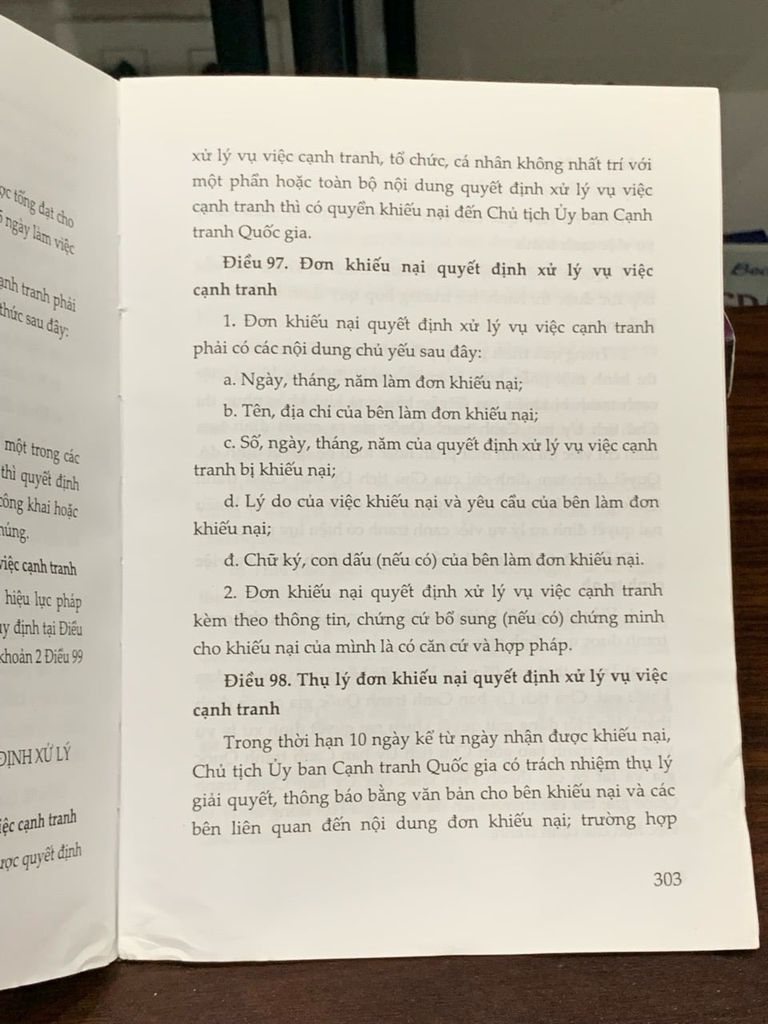 Thể chế kinh tế Việt Nam theo hướng phát triển bền vững chế độ chính trị<br>PGS. TS. Lê Quốc Lý (Chủ biên) - Ảnh thực tế 9