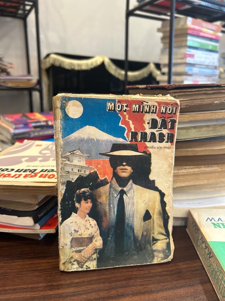 Một mình nơi đất khách- Nguyễn Sơn Tùng