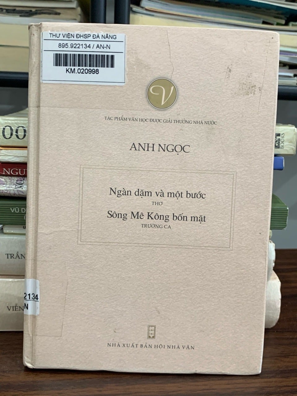 Ngàn dặm và một bước thơ Sông Mê Kông bốn mặt – Anh Ngọc