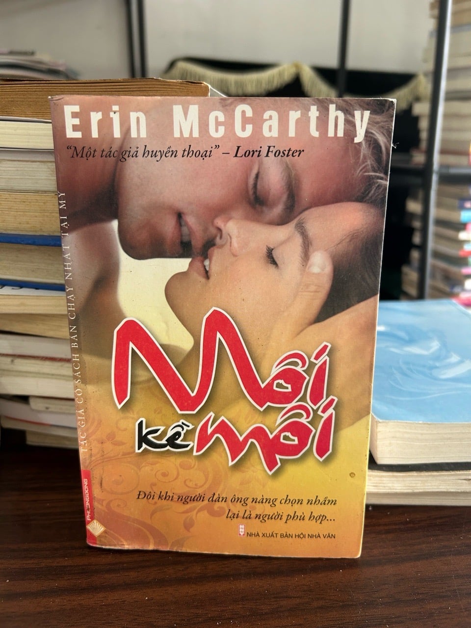 Môi kề môi- Erin McCarthy