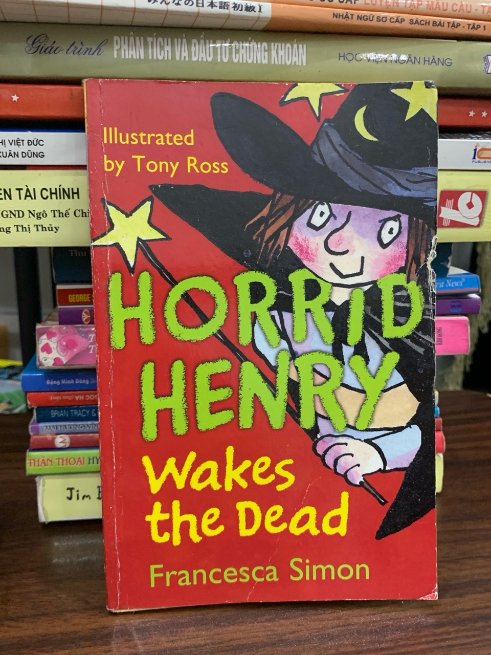 Horrid Henry Ưakes the Dead- Francesca Simon