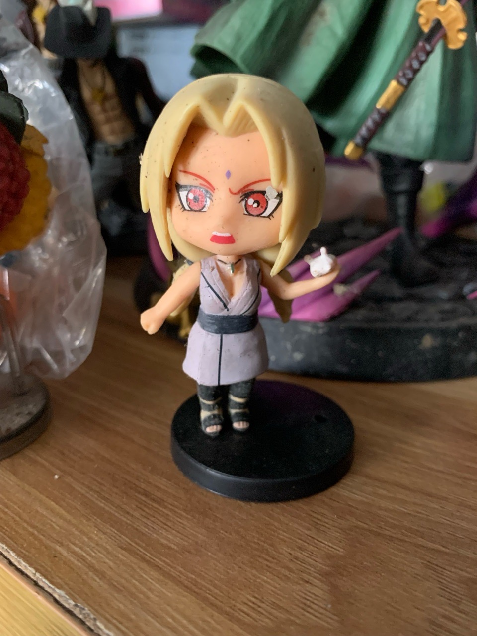 Mô Hình Nhân Vật Chibi Dễ Thương - Tượng Trang Trí Bàn Làm Việc và Kệ Sách Độc Đáo