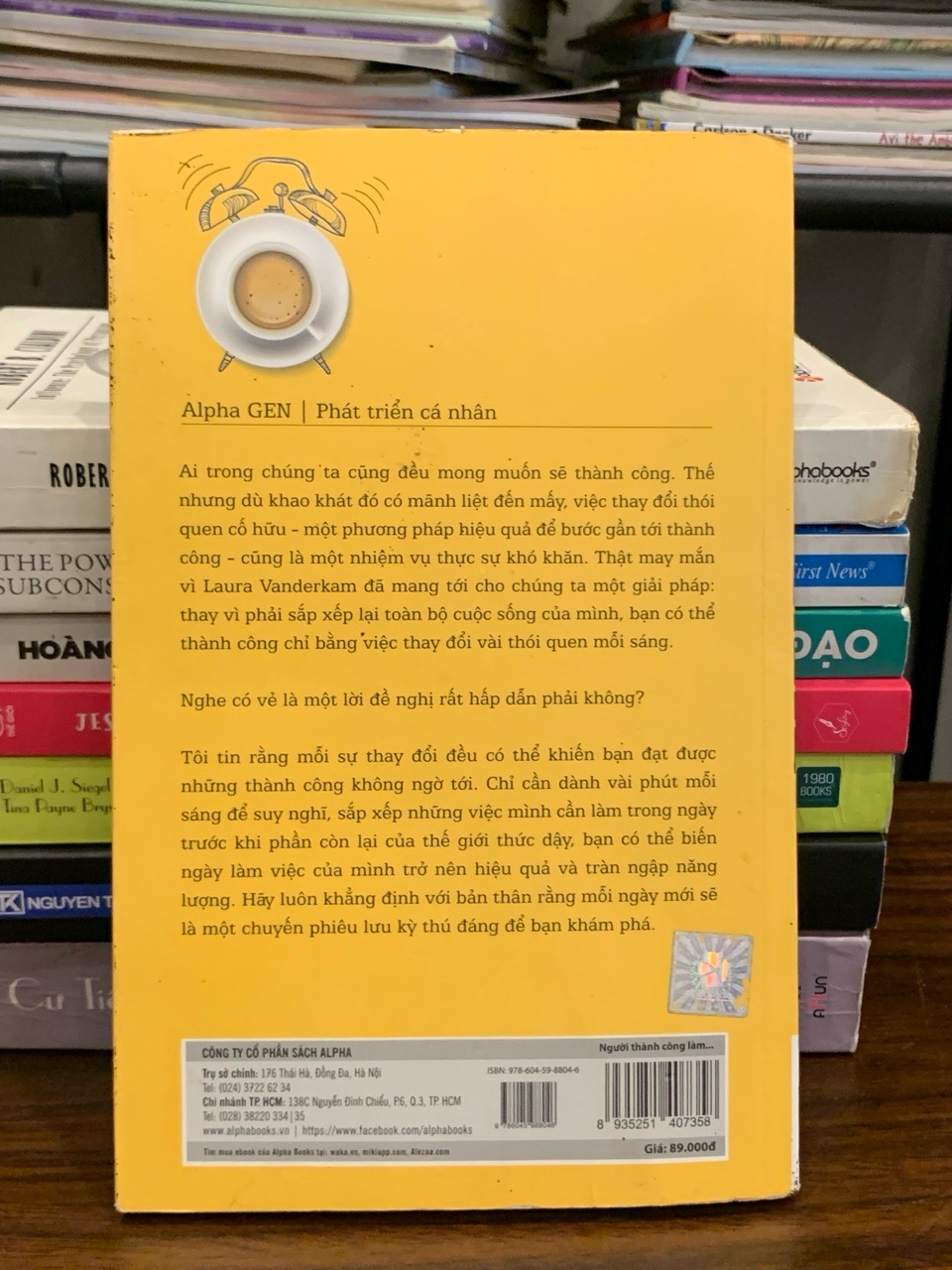 Những người thành công nhất làm gì trước bữa sáng? – Laura Vanderkam