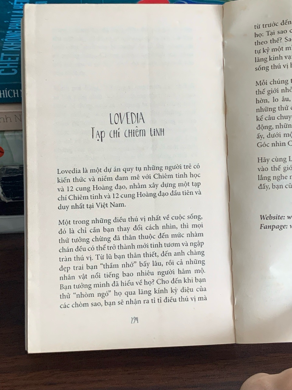 Lạc nhau giữa ngân hà – Nhóm Hit Lovedia (Asbooks)