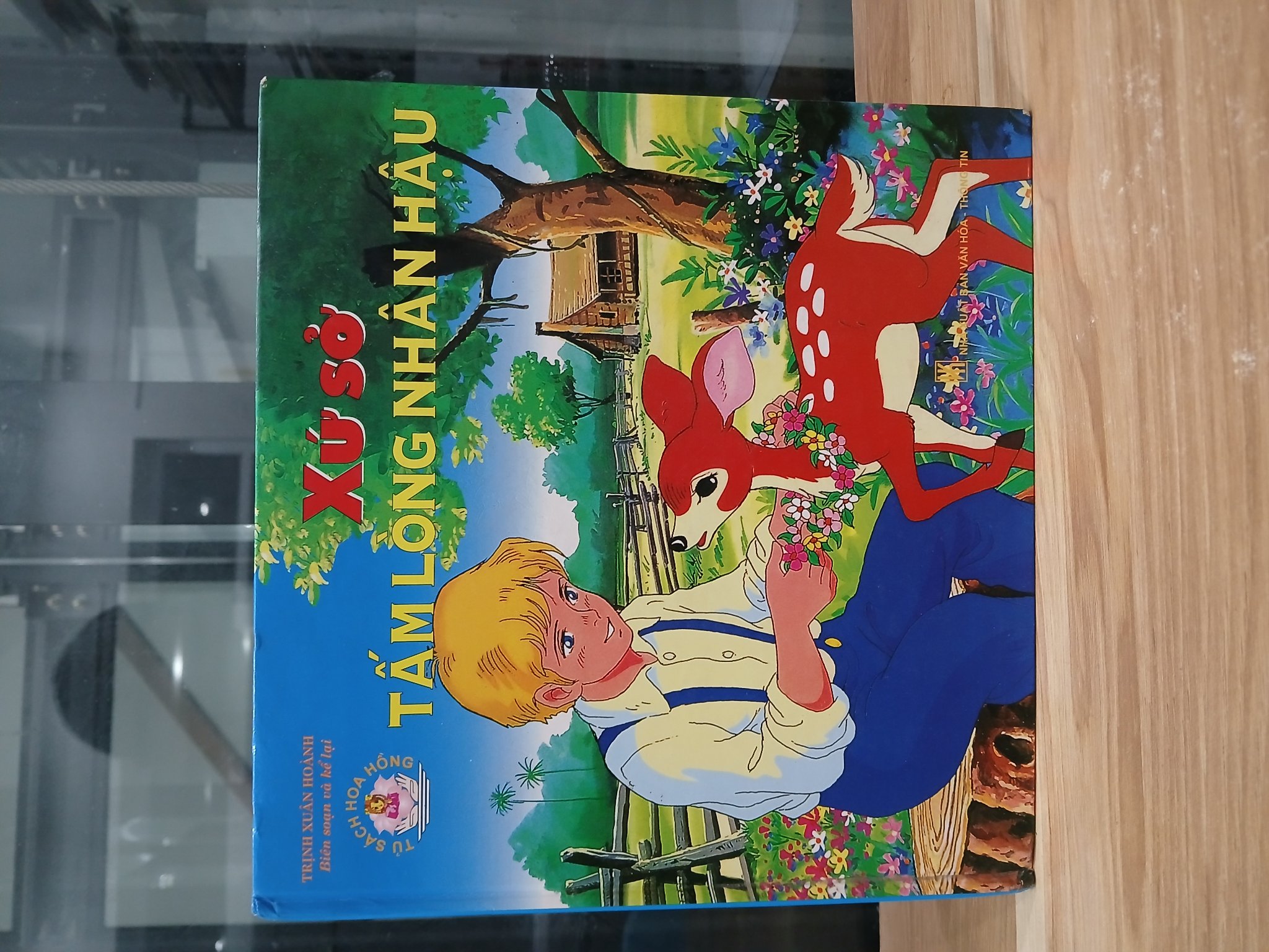 Xứ sở tấm lòng nhân hậu - Trịnh Xuân Hoành