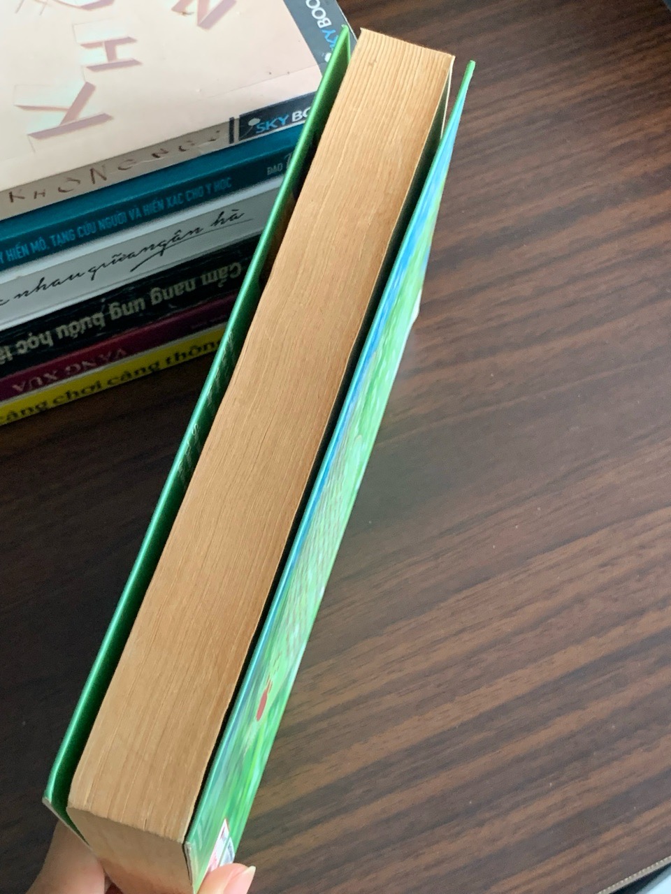 Chân ngắn sao phải xoắn – Huyền Lê