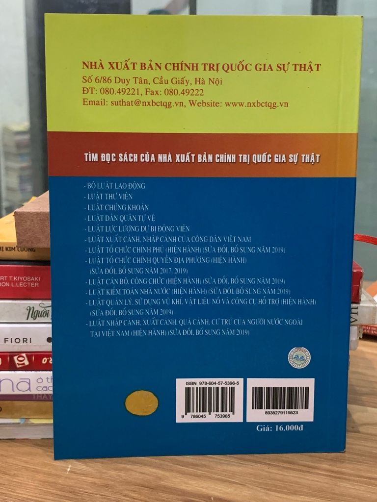 Luật viên chức hiện hành (sửa đổi bổ sung năm 2019) - Ảnh chụp thực tế