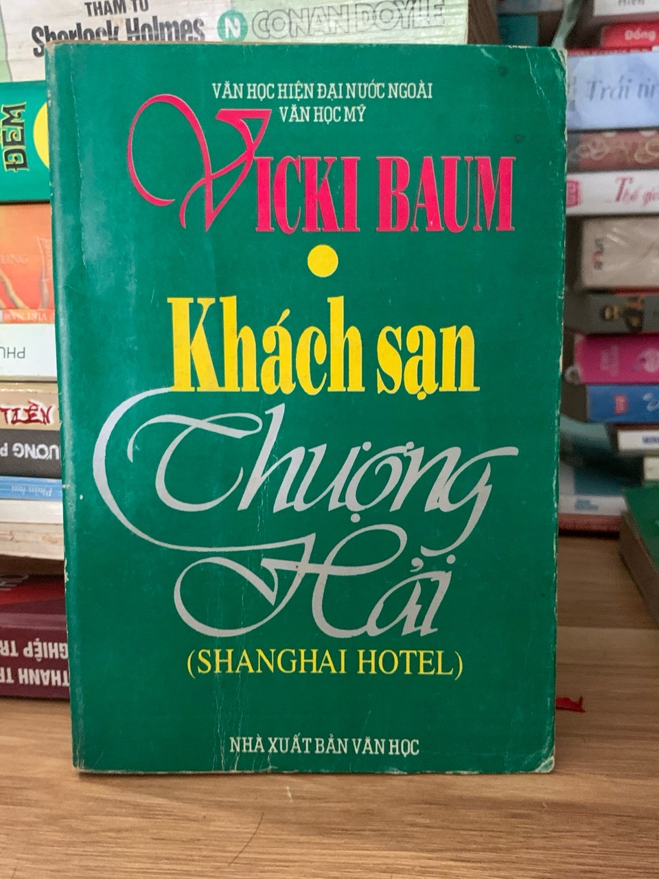 Khách sạn Thượng Hải-NXB Văn học