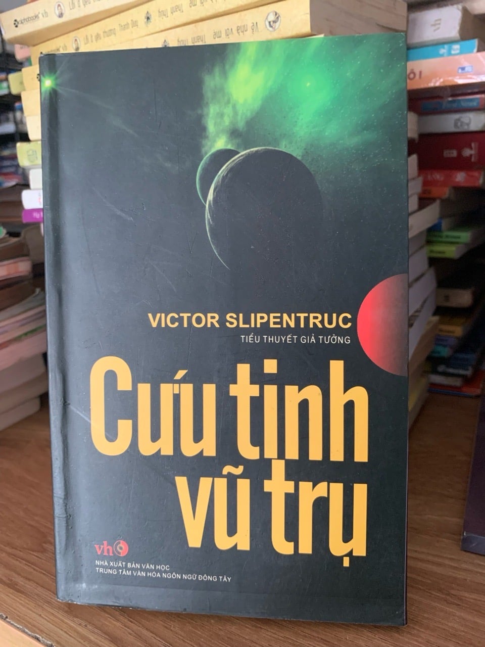 Cứu tinh vũ trụ -Victor Slipentruc