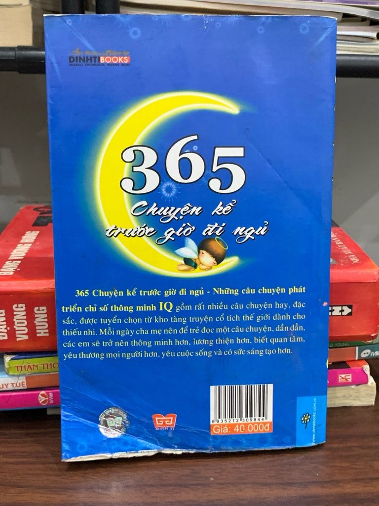 365 chuyện kể trước giờ đi ngủ: Những câu chuyện phát triển chỉ số thông minh IQ- Tuệ Văn - Ảnh chụp thực tế