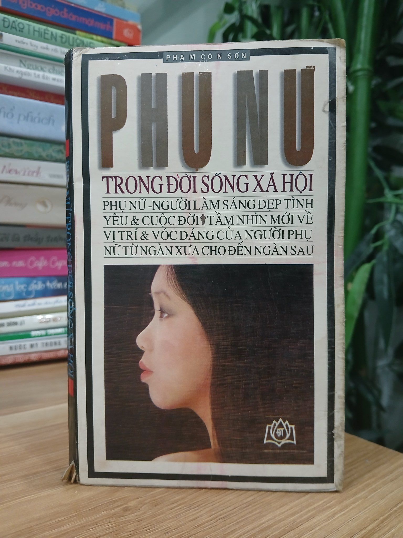 Phụ Nữ Trong Đời Sống Xã Hội - Phạm Côn Sơn