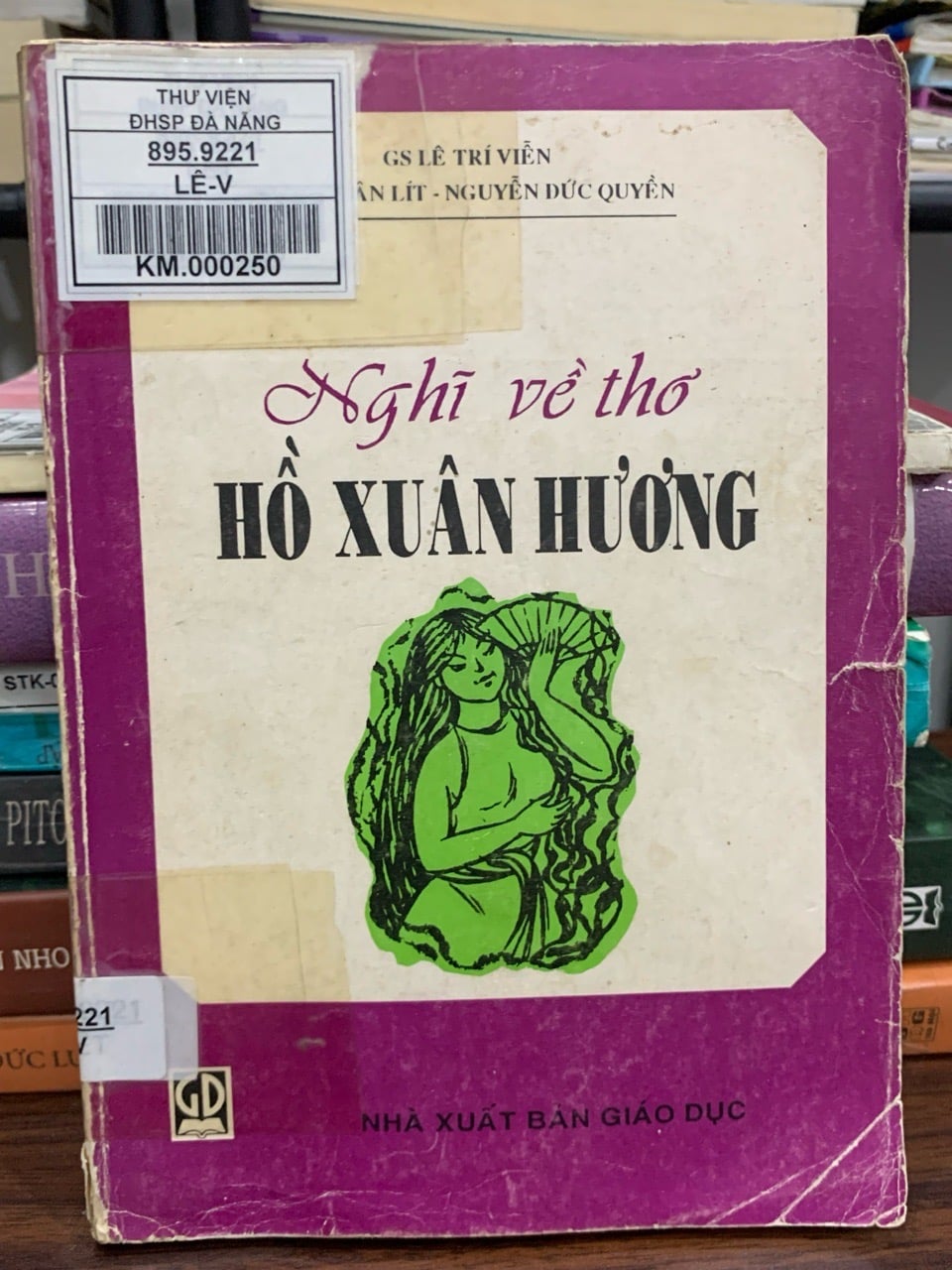 Nghĩ về thơ Hồ Xuân Hương – GS Lê Trí Viễn