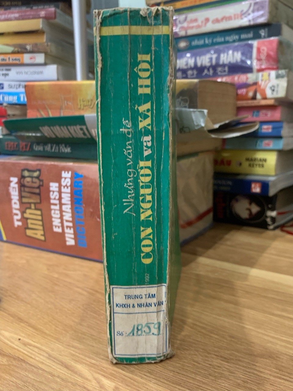Những vấn đề con người và xã hội