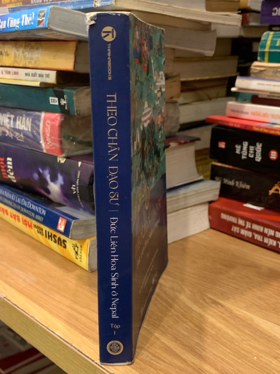 Theo chân đạo sư đức liên hoa sinh ở Nepal tập 1 - NXB Tôn giáo