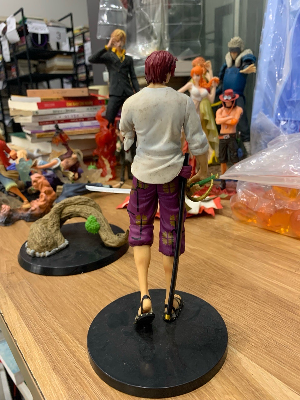 Mô hình nhân vật One Piece cao 18cm - Tượng Luffy, Law, Shanks, Kid, Đô đốc Bò Lục (Nhiều mẫu)
