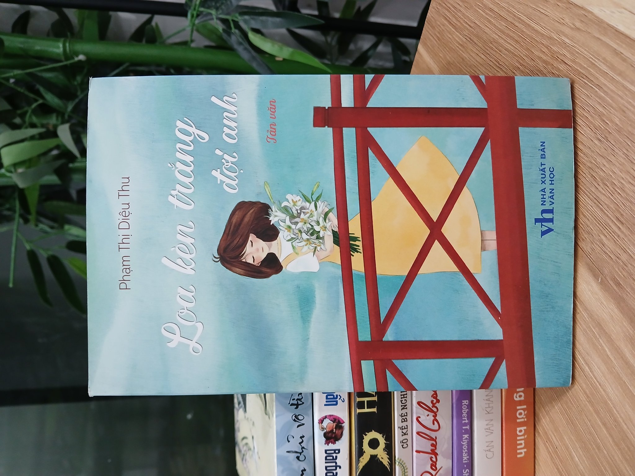 Loa kèn trắng đợi anh – Phạm Thị Diệu Thu