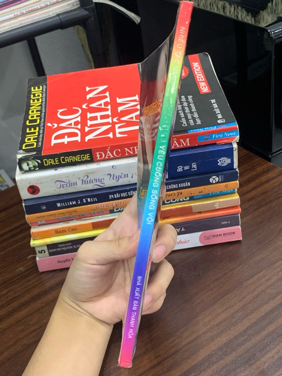 Yêu cuồng sống vội – Nhiều tác giả