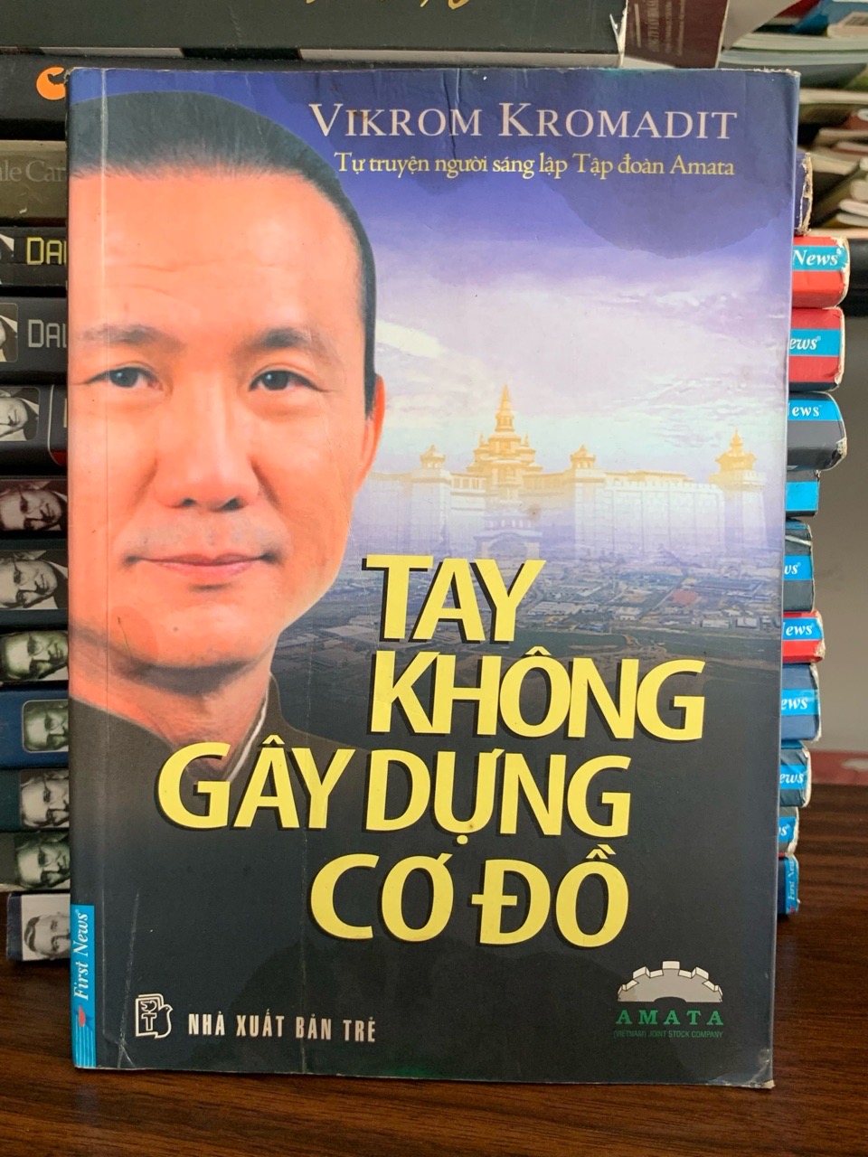 Tay không gây dựng cơ đồ- Vikrom Kromadit