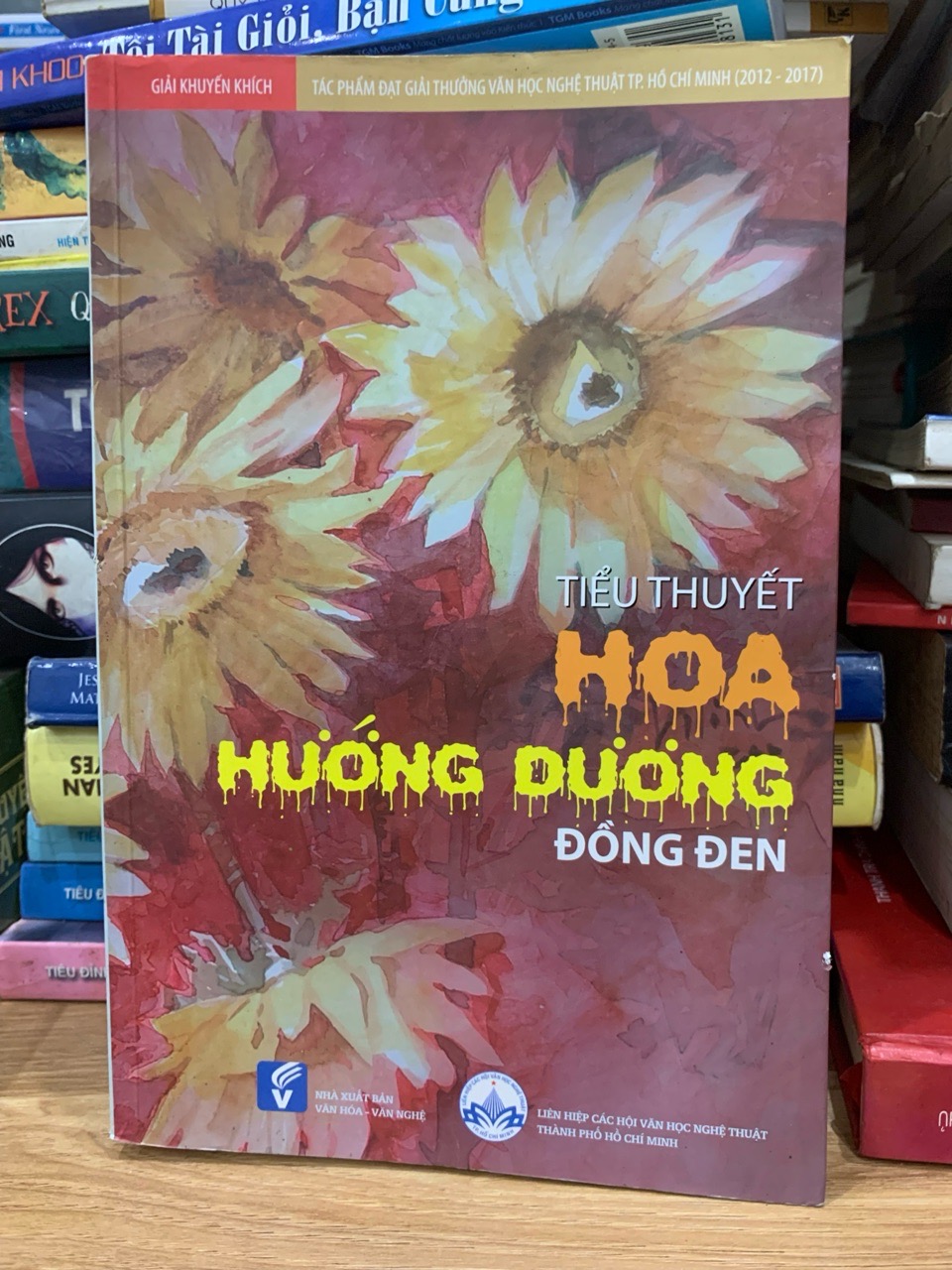 Tiểu thuyết Hoa hướng dương đồng đen