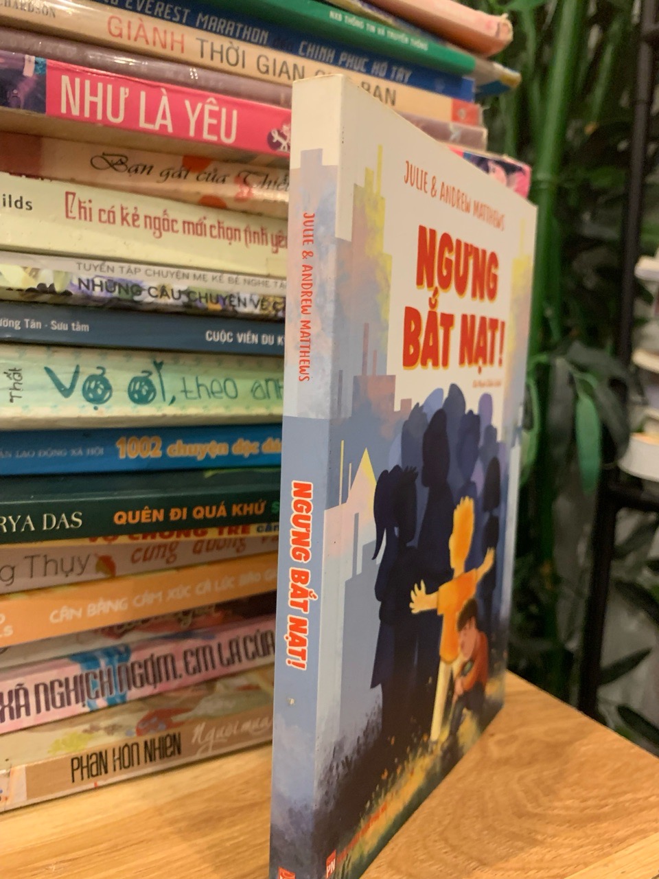 Ngưng bắt nạt ! -Julie & Andrew Matthews