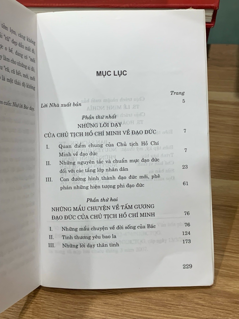 Một số lời giải và mẫu chuyện về tấm gương đạo đức của Chủ tịch HCM-NXB Chính Trị quốc gia