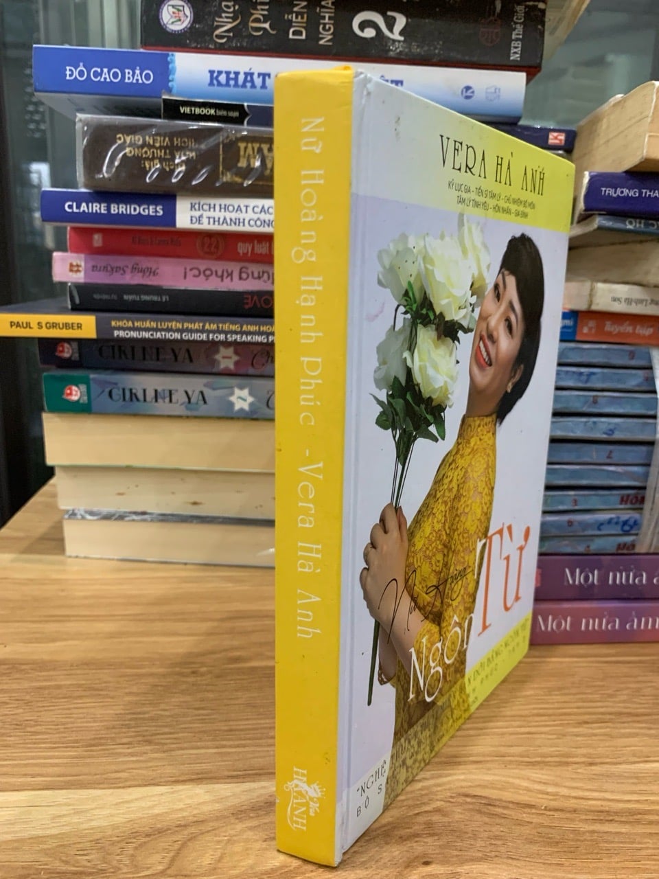 Nữ hoàng Ngôn từ -Vera Hà Anh