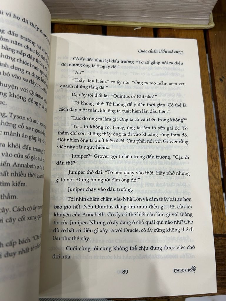 Cuộc chiến chốn mê cung – Rick Riordan - Ảnh chụp thực tế