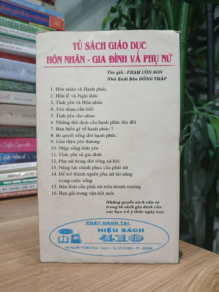 Phụ Nữ Trong Đời Sống Xã Hội - Phạm Côn Sơn - Ảnh chụp thực tế