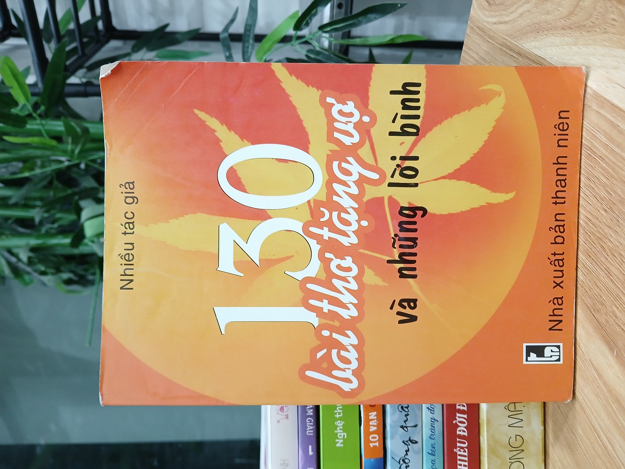 130 bài thơ tặng vợ và những lời bình – Nhiều tác giả