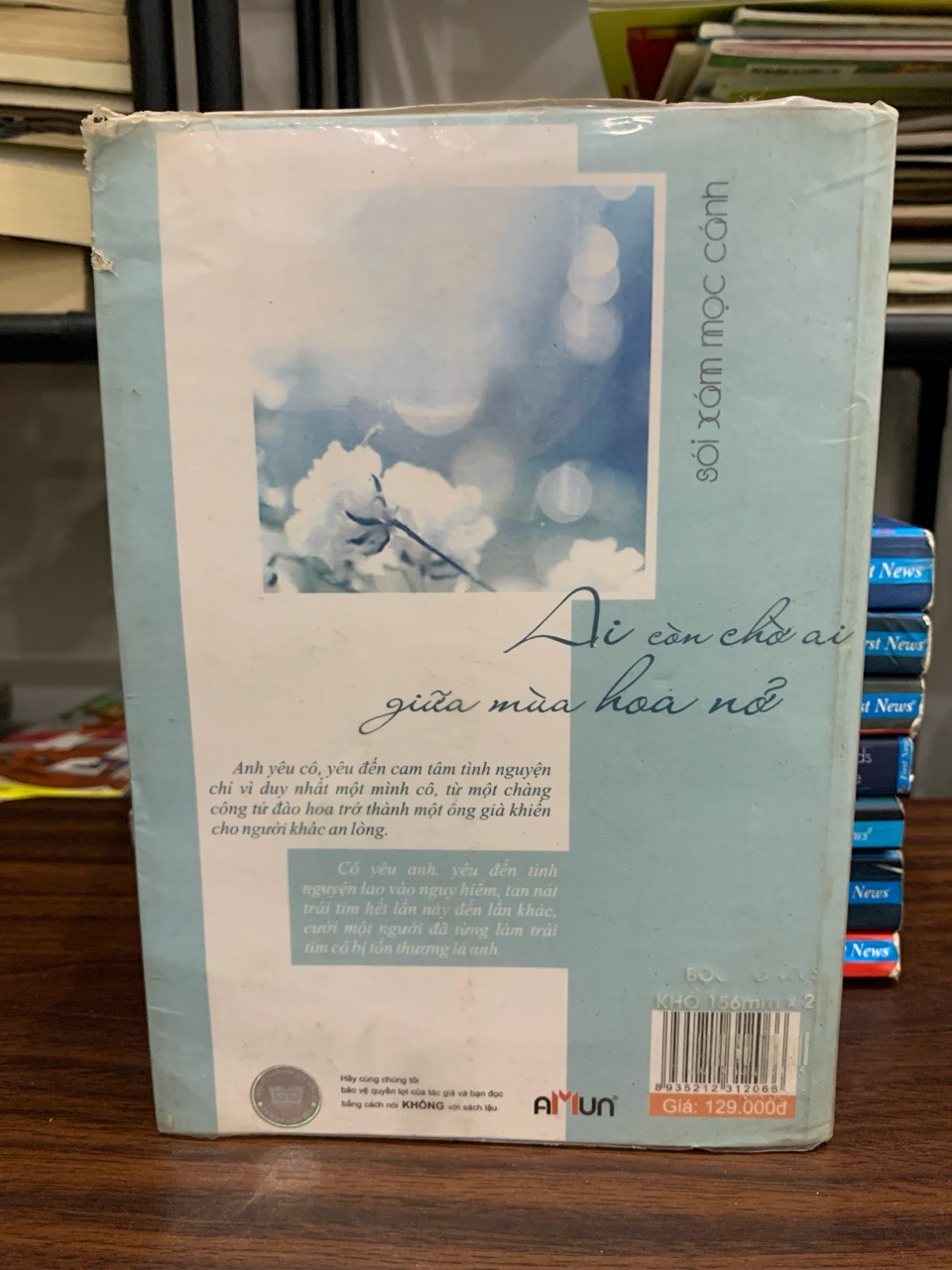 Ai còn chờ ai giữa mùa hoa nở- sói xám mọc cánh