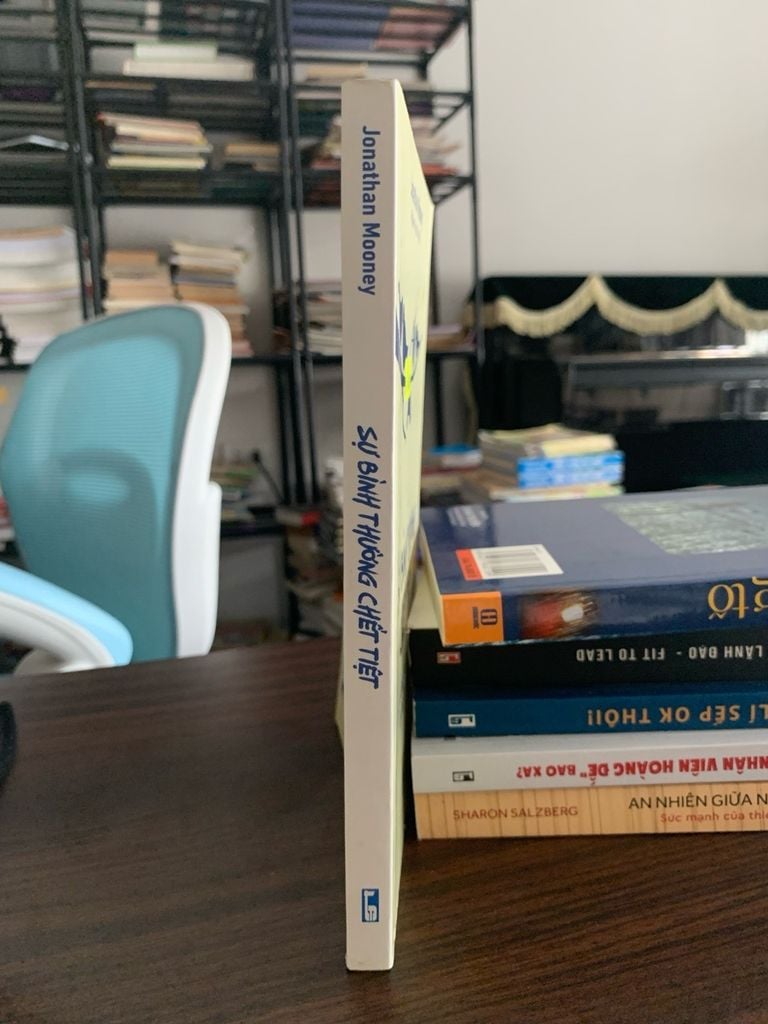 Sự bình thường chết tiệt -Jonathan Mooney - Ảnh chụp thực tế