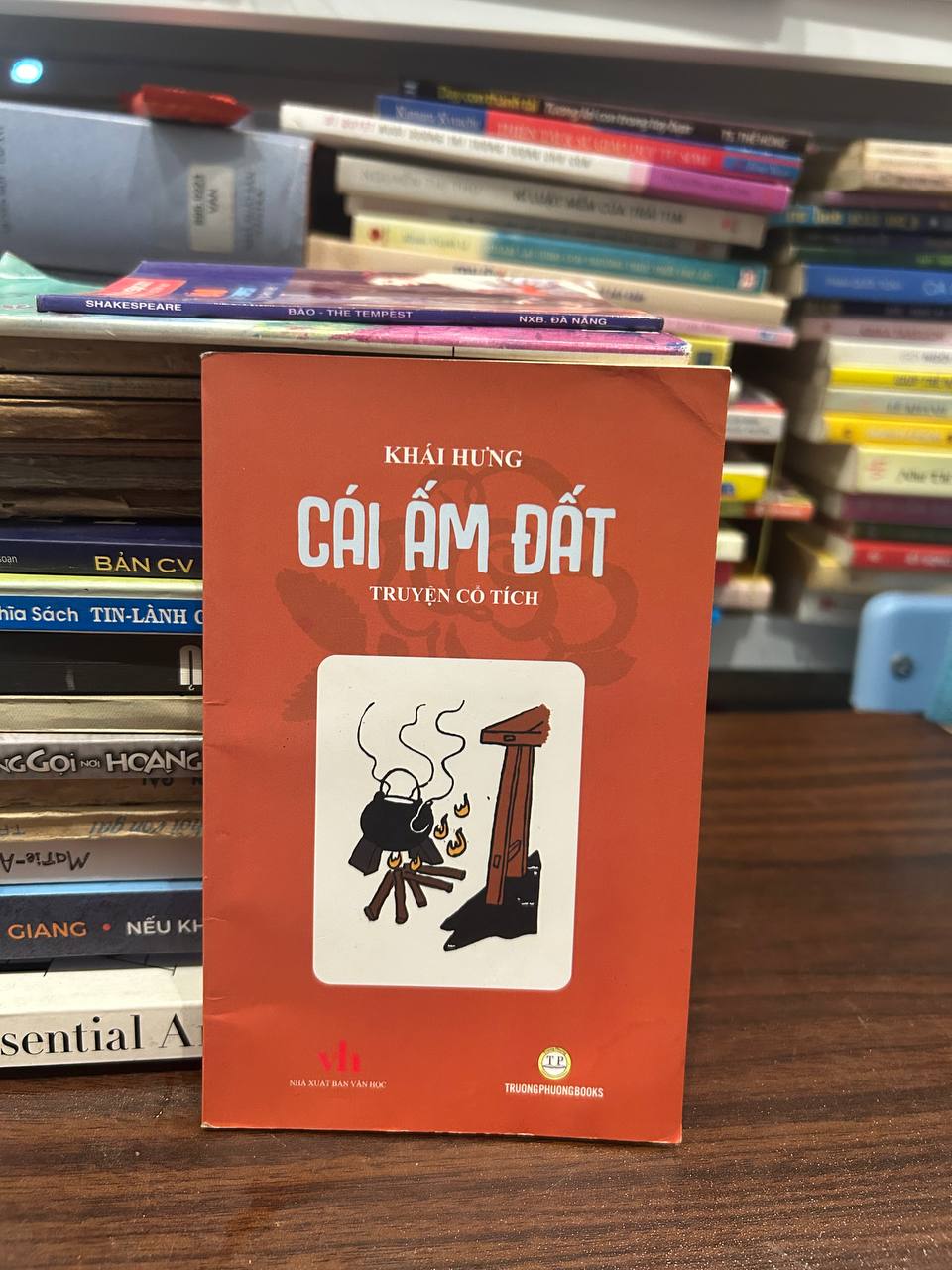 Cái Ấm Đất - Khái Hưng - Khái Hưng
